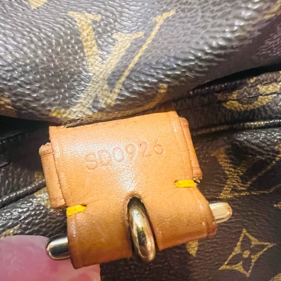 Louis Vuitton vintage backpack. Canvas Montsouris. - Picture 6 of 8